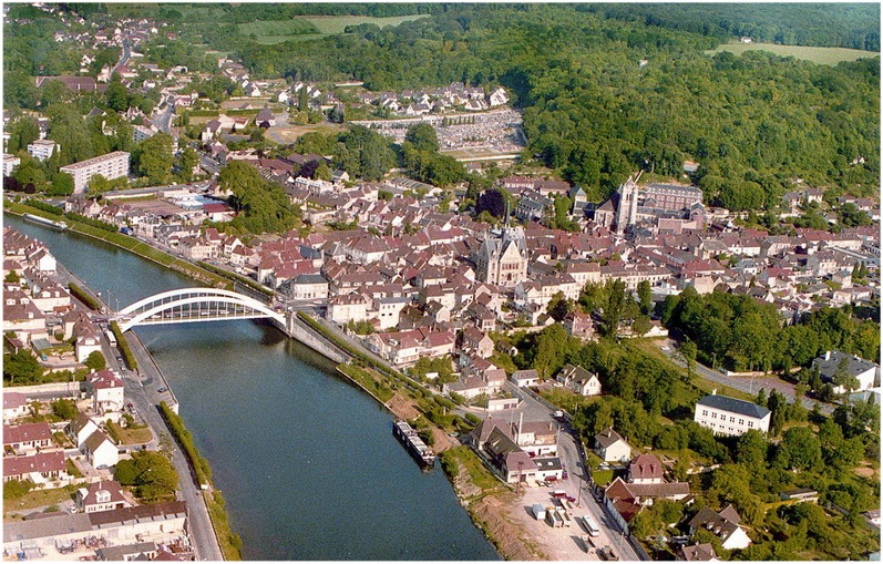 Pont-Sainte-Maxence, Oise, Picardie, France